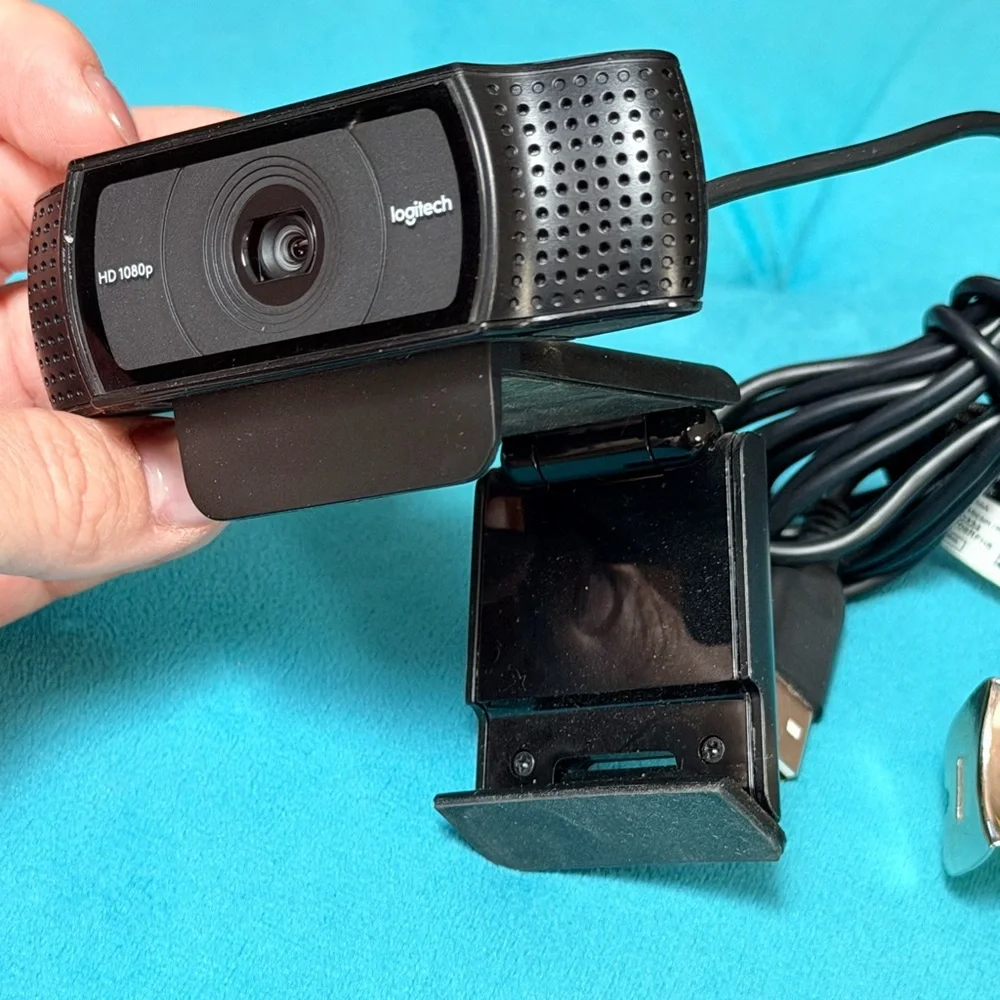Logitech Black Webcam with Adjustable Clip